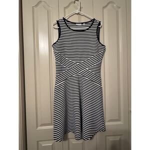 Black and white striped and sleeveless New York and Co Size M Stretchy dress